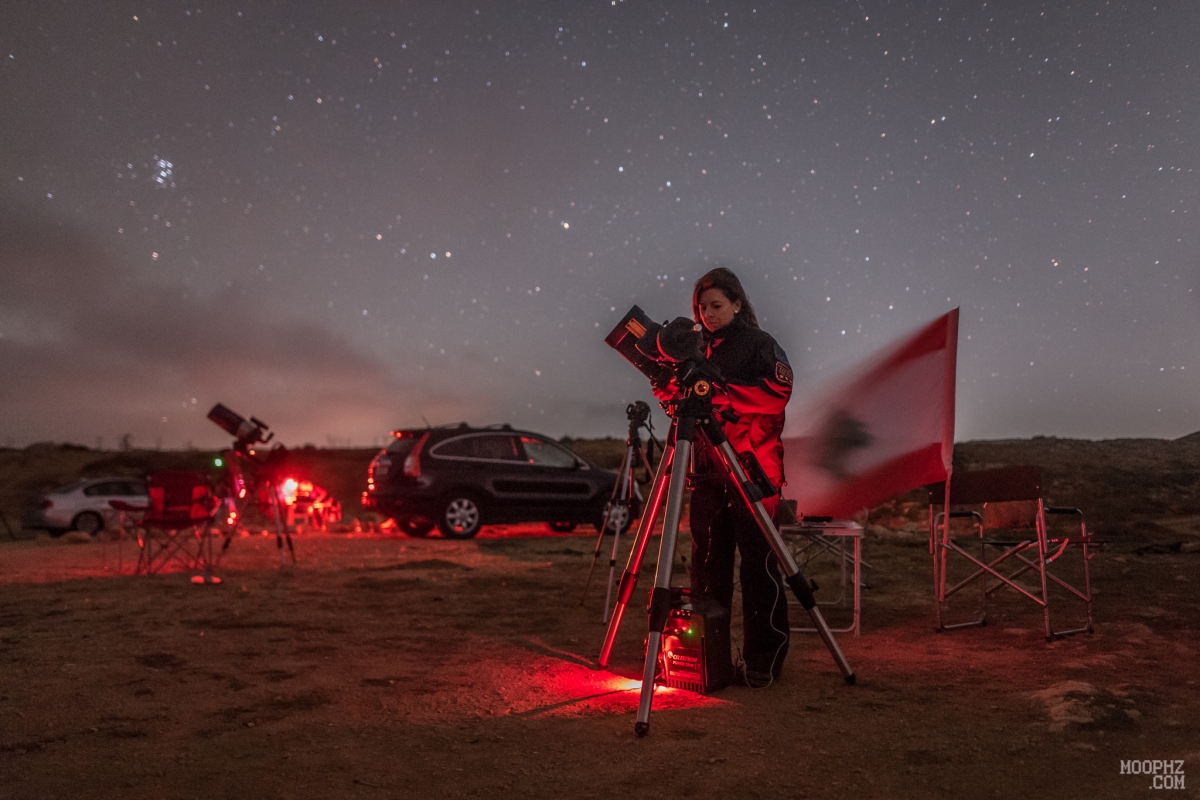 Rhea setting up her medium-sized artillery